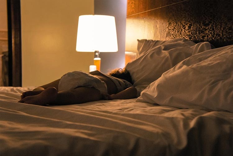How a Bed Warmer Can Relieve Your Pain While You Sleep - Navien Mate